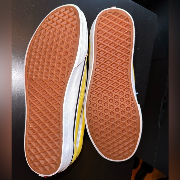 Vans - Picture 3 of 5